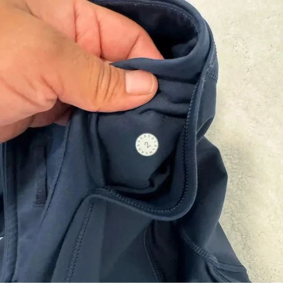 Lululemon Fast & Free Crop (19") in Midnight Navy  size 2 - Picture 8 of 13